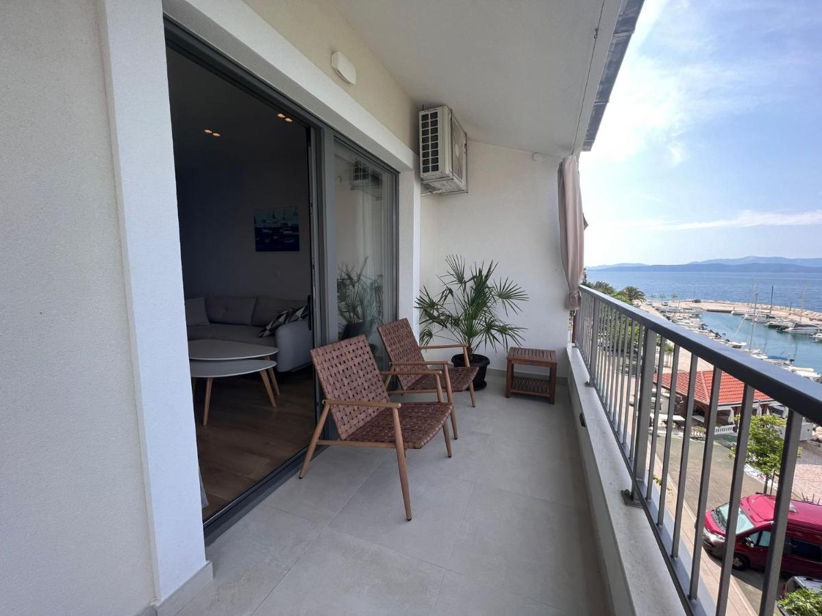 Beachfront Comfort Apartments Sinajko Podgora Bagian luar foto
