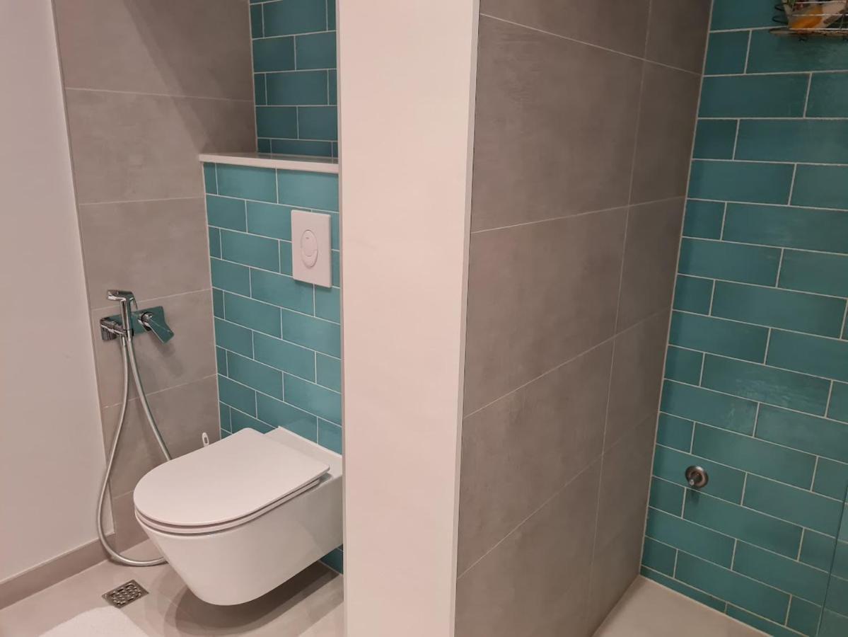 Beachfront Comfort Apartments Sinajko Podgora Bagian luar foto